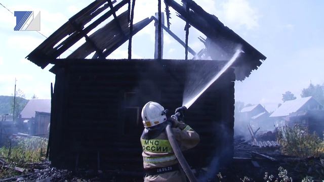 В Притомском сгорел частный дом смотреть онлайн