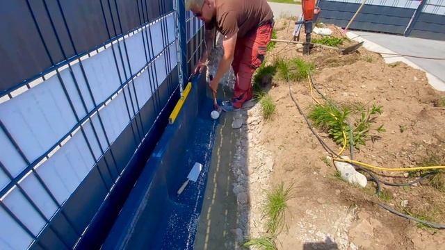 Pool bauen Teil 10: Silikonfuge ziehen, L-Steine setzen, Fläche auffüllen und Mutterboden abziehen смотреть онлайн