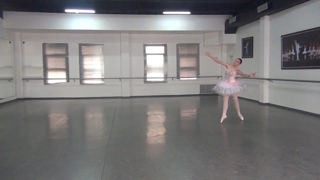 SLEEPING BEAUTY - AURORA VARIATION - ACT. 3 смотреть онлайн