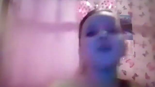 Дарья поёт песню Замела метелица город мой смотреть онлайн
