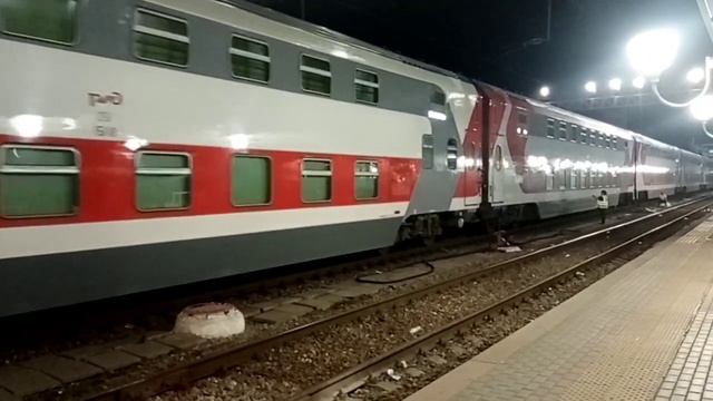 Самый новый! ЭП20-080 с поездом №104 Москва - Адлер и ЭП1М-654 с поездом №83 Адлер - Москва смотреть онлайн