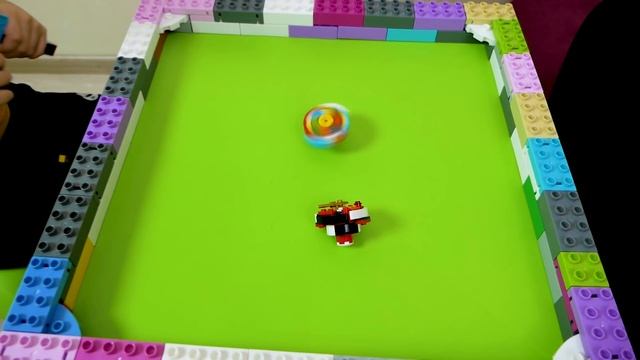 Бейблэйд Берст из Лего Делаем Satomb S3 VS новый бей Spryzen S3 BeyBlade Burst Lego смотреть онлайн