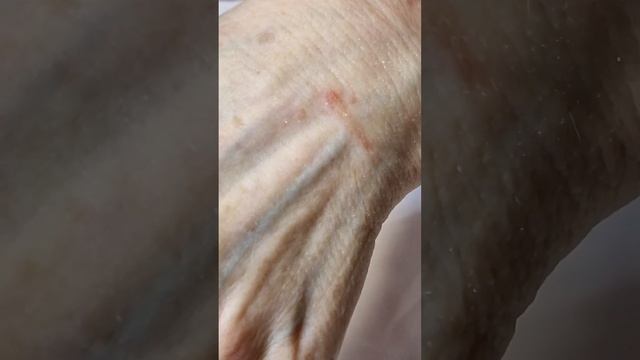 Ожог рук от маникюрный лампы? #shorts #manicure #shortvideo #маникюр #ногти смотреть онлайн