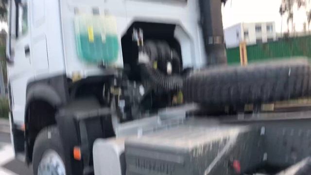 Sinotruk Howo truck head export to Congo смотреть онлайн