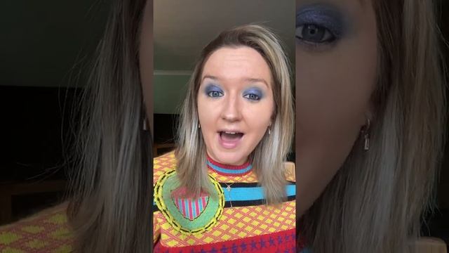 Indigo smoky eyes using a Surratt Prismatique shadow смотреть онлайн