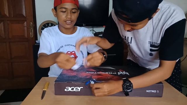 UNBOXING!!! Laptop Acer Predator Nitro 5 смотреть онлайн
