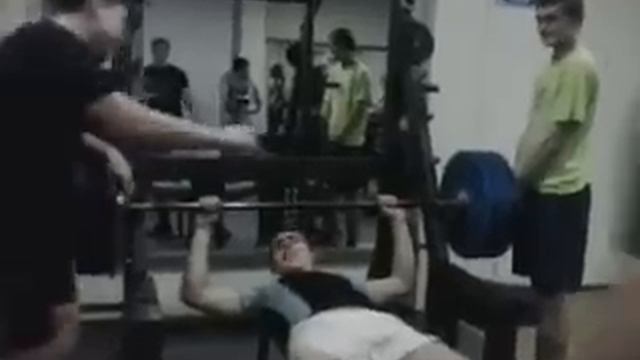 Прижало штангой 160кг смотреть онлайн