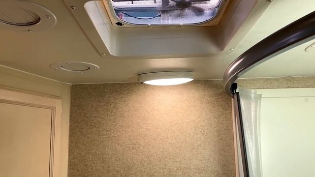 Great for Tow Pkg SUVs!! 2017 Winnebago 2106DS (Sold) смотреть онлайн