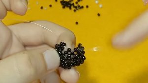 Котёнок амигуруми из бисера. Мастер класс.