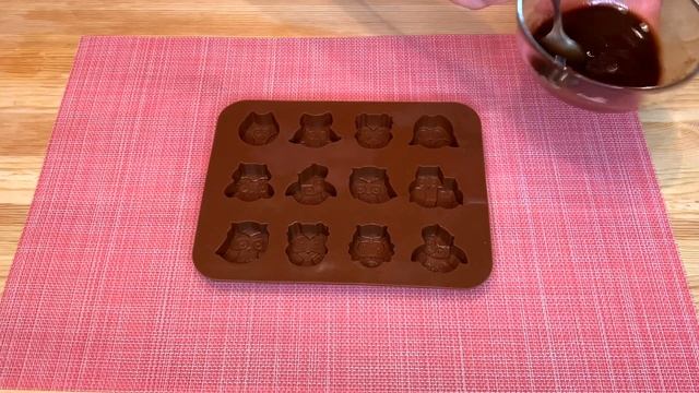 Sugar free homemade chocolate sweets with carob. смотреть онлайн