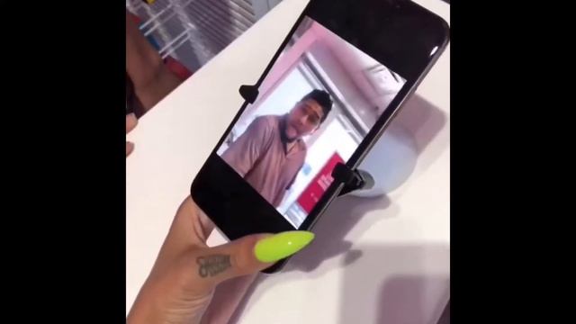 Never trust a demo iPhone xs смотреть онлайн