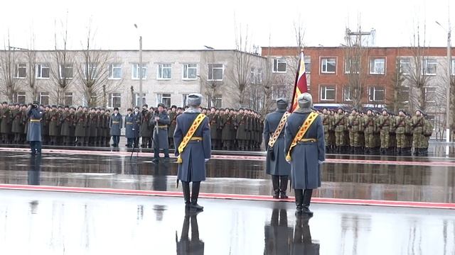 Вручение боевого знамени ПВИ ВНГ РФ в его 37-ю годовщину