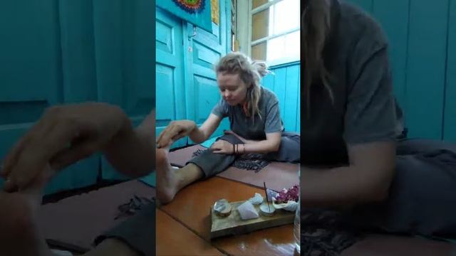 утренняя РАЗМИНКА в стиле кундалини-йоги смотреть онлайн