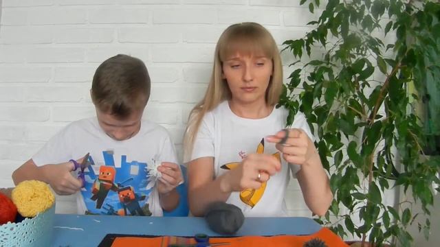 КОВРИК ИЗ ПОМПОНОВ смотреть онлайн