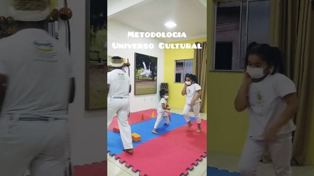 Aula de Capoeira para Crianças - aquecimento lúdico смотреть онлайн