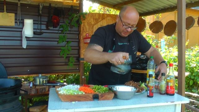 Китайский ПЛОВ! Быстро, просто, вкусно!В казане.Fried rice with pork. смотреть онлайн