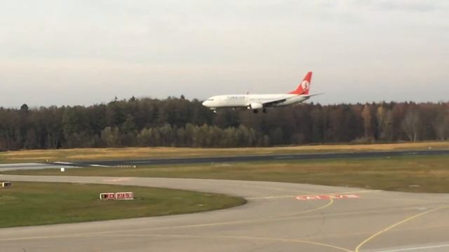 Bodensee-Airport Friedrichshafen смотреть онлайн