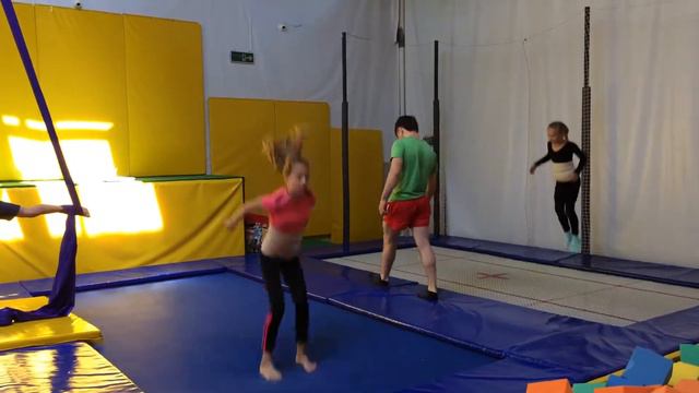 Прыгаем, учим, развиваем смотреть онлайн