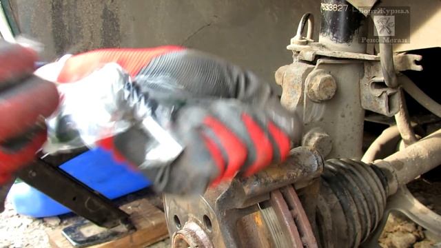 Замена передних тормозных колодок, ремкомплект направляющих суппорта. Рено Меган. смотреть онлайн
