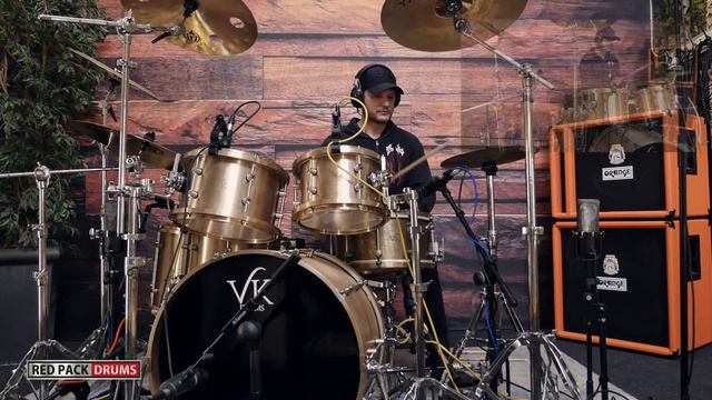 5 Drummers vs 300lbs Cast Bronze Drum Kit смотреть онлайн