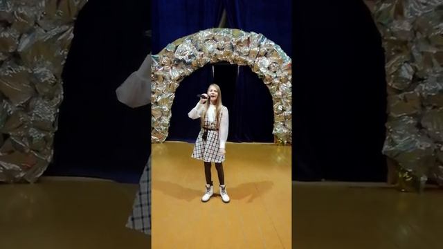 Слуцкая София "Я нарисую новый мир" смотреть онлайн