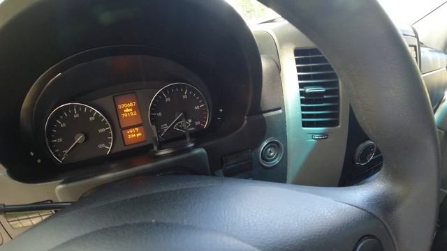 How To Remove Water from Diesel Fuel Filter on a Mercedes Sprinter DIY смотреть онлайн