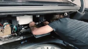 Замена большого аккумулятора в багажнике в Мерседес S W221