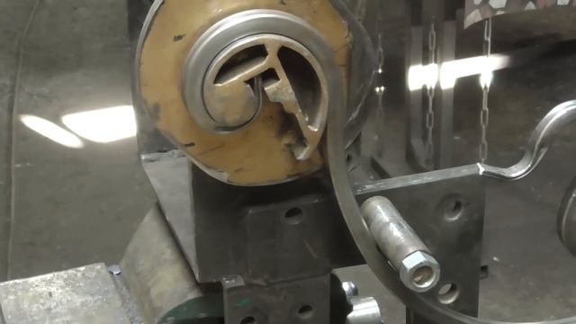 Гнем ИЗ профильной трубы Кондуктор лекало ЗМЕЙКА Холодная ковка! Станок смотреть онлайн