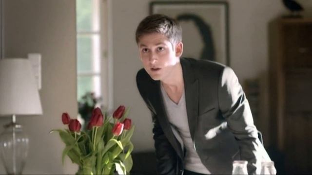 (2016) Merci (конфеты) - С 8 Марта! смотреть онлайн