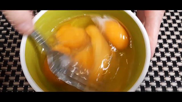 Простой и очень вкусный завтрак из обычных продуктов! смотреть онлайн