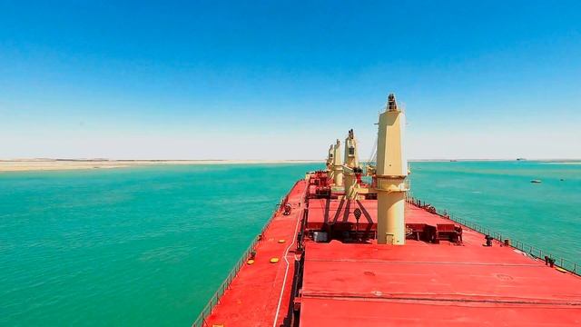 Suez channel in 1minute/Суэцкий канал за 1 минутуEVERGREEN в кадре. Контейнеровоз Ever Given смотреть онлайн
