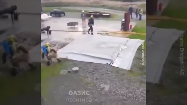 Тушение огня противопожарным полотном смотреть онлайн