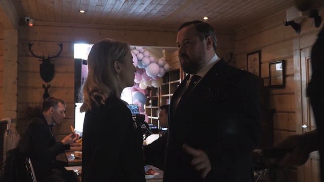 BackStage гендер пати BURNOUT абтомобиль с дымом смотреть онлайн