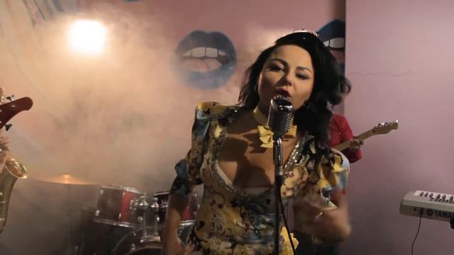 Виктория Беррис и Berries Band (Беррис Бенд) - Ain't your mama. Промо (promo) смотреть онлайн