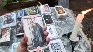 КАК НАУЧИТЬСЯ ГАДАТЬ НА КАРТАХ ТАРО?