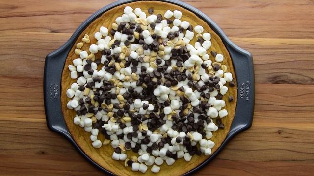 Rocky Road Cookie Pizza смотреть онлайн