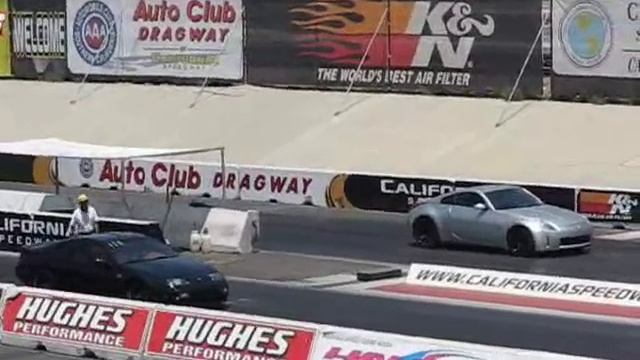 1/4 Mile 300ZX TT vs Stock 350Z смотреть онлайн
