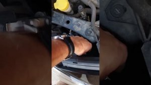 Замена лампы переднего габарита. Renault Fluence.