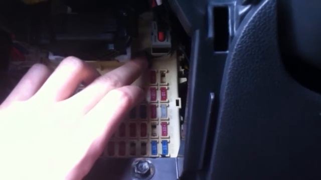 Киа Рио Автоматическое запирание дверей Starline 91A смотреть онлайн