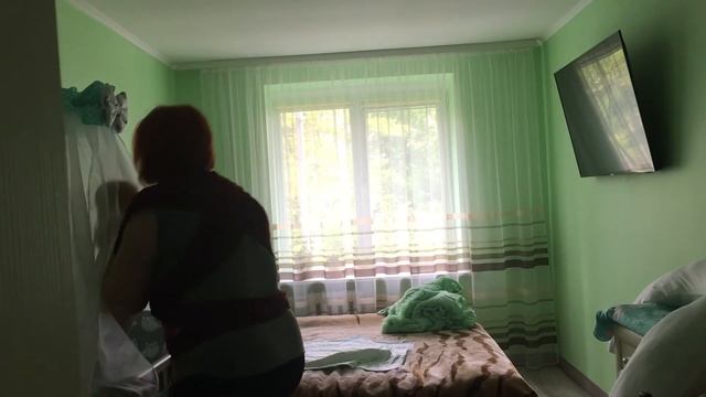 Як намотати слінг-шарф немовляті