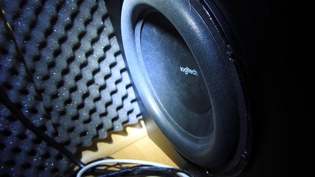 Logitech z906 bass test (low bass) смотреть онлайн