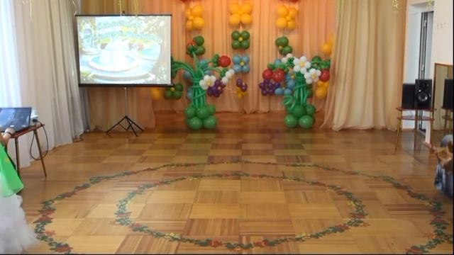 2012 год. Каратабан Мадинат Махмудовна на выпускном утреннике в детском саду смотреть онлайн