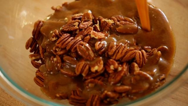 Beth's Pecan Bars | ENTERTAINING WITH BETH