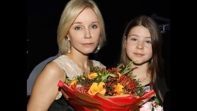 Помните артиста Табакова ? Как живут сейчас его жена и дочь... смотреть онлайн