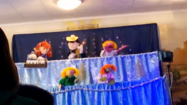 Часть детского кукольного спектакля. Рождественская песня. Для самых маленьких. Часть 1 смотреть онлайн