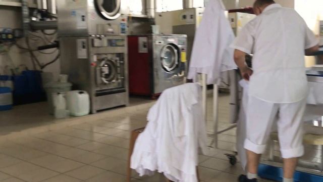 Гладильный цех в прачечной смотреть онлайн