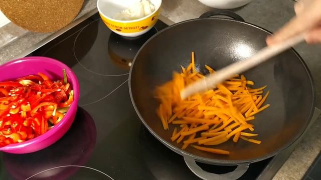 Фунчоза. Говядина и овощи! Самый вкусный рецепт! #мужикнакухне смотреть онлайн