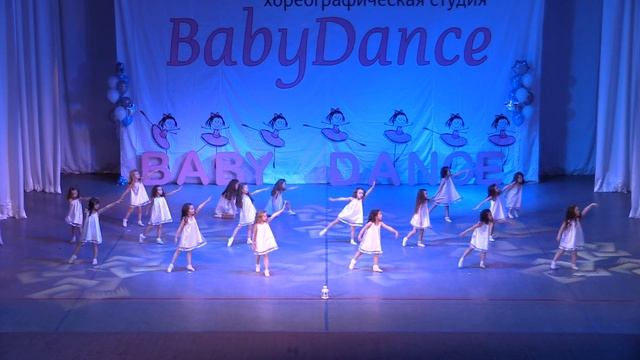 Нежный красивый танец 