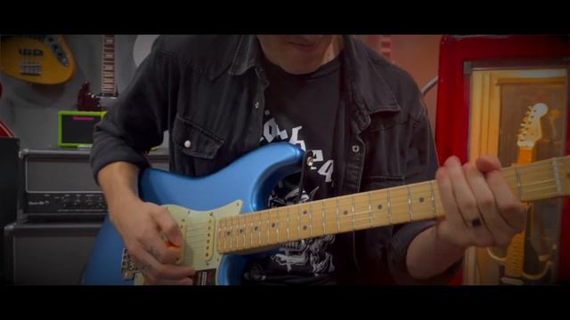 Fender American Performer Stratocaster смотреть онлайн