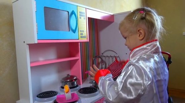 ПАПА ВЕЗДЕ СПИТ.  СОФУНЬЯ ШАЛУНЬЯ.